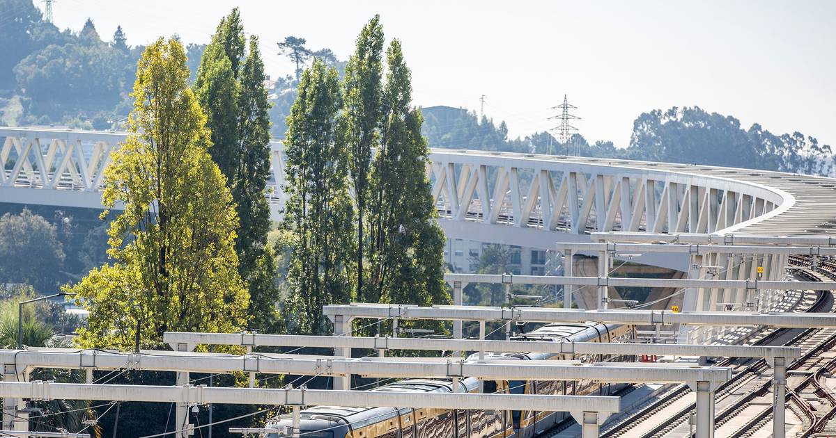 Queixas mais do que duplicam nos metros de Lisboa e do Porto