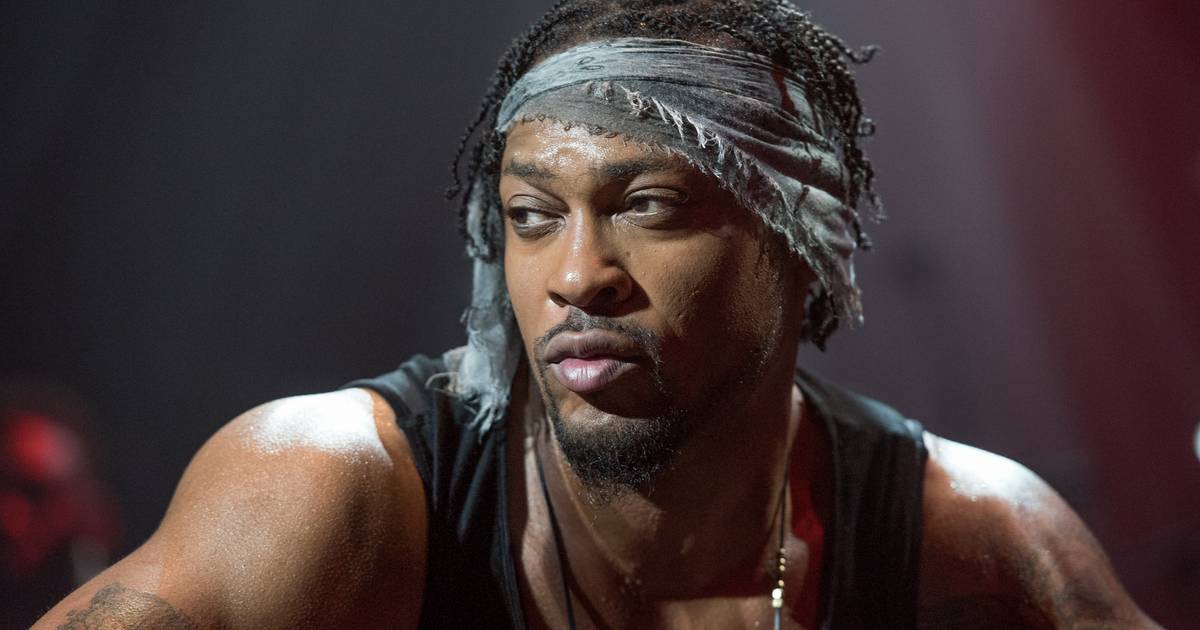 Nile Rodgers, Beyoncé, Flea e Dino D’Santiago recordam D’Angelo: “Hoje, o mundo chora um homem, mas o que partiu foi um templo”
