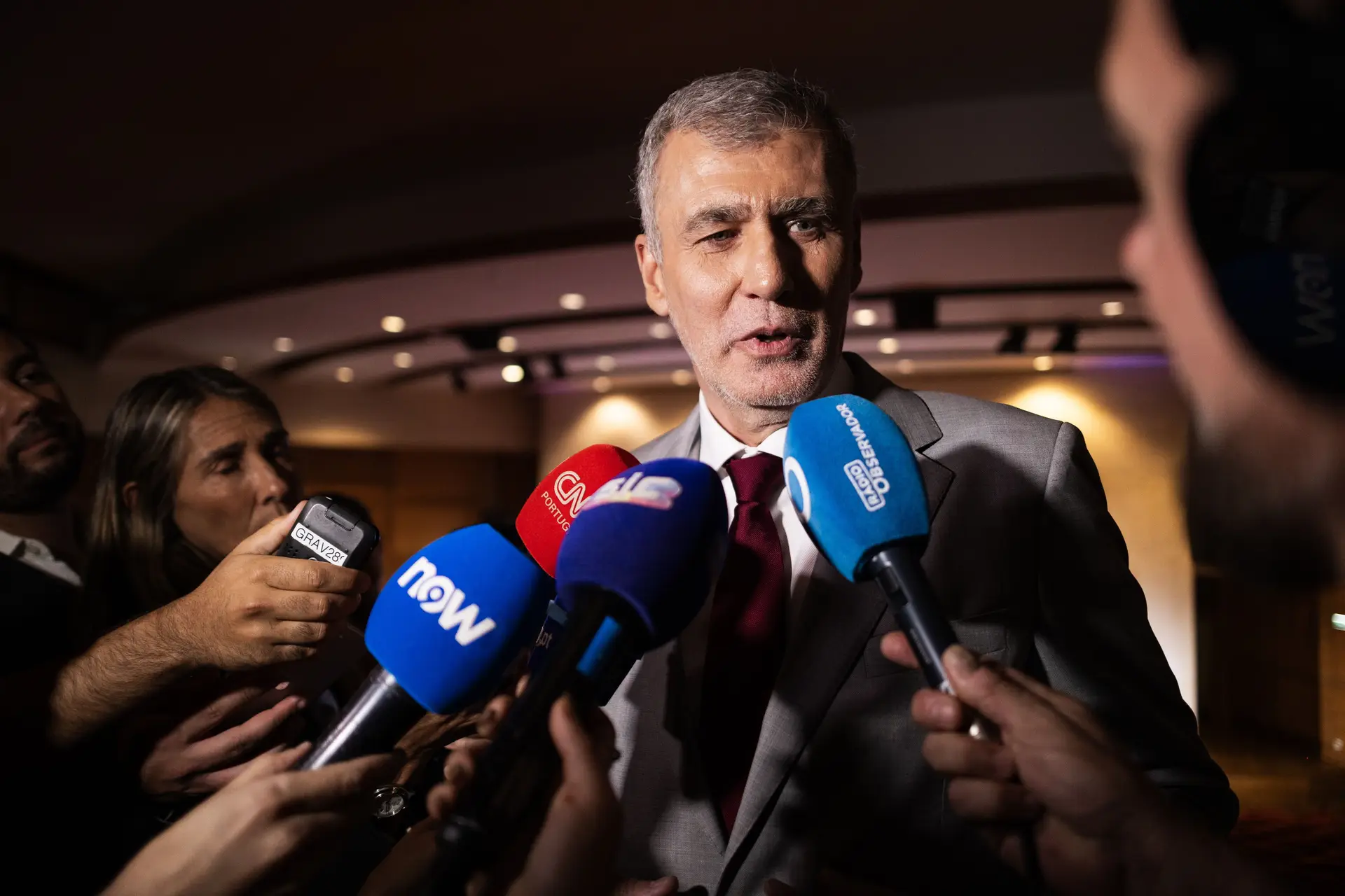 Gouveia e Melo revela que tem recebido "em privado" apoios do PS, PSD e CDS  - Expresso