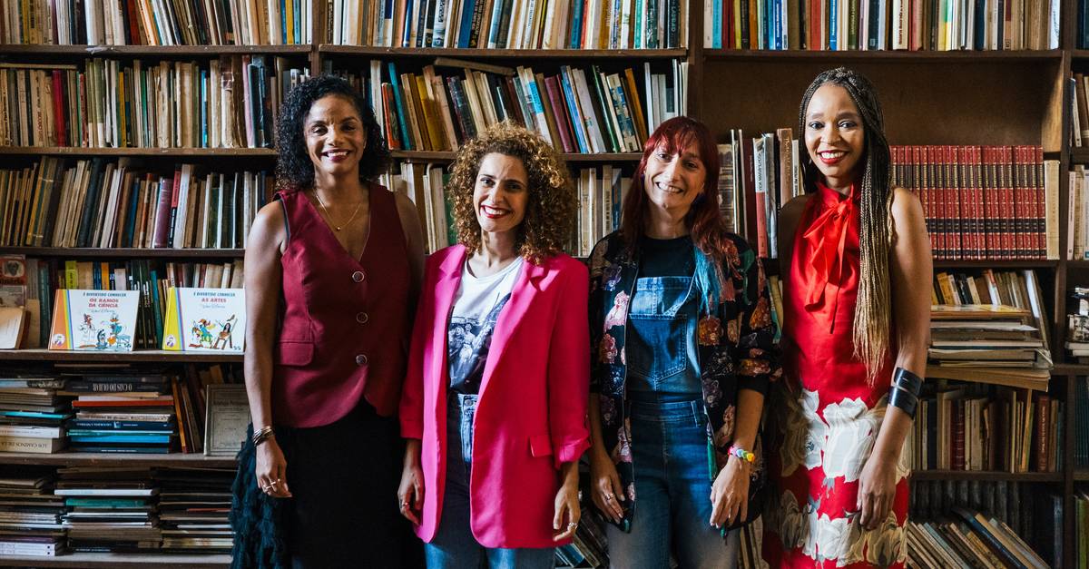 Ana Markl: “Celebrei, em agosto, a entrada na menopausa. Tive um bolo e tudo. Dizia: bem-vinda menopausa. Foi o meu namorado que o comprou”