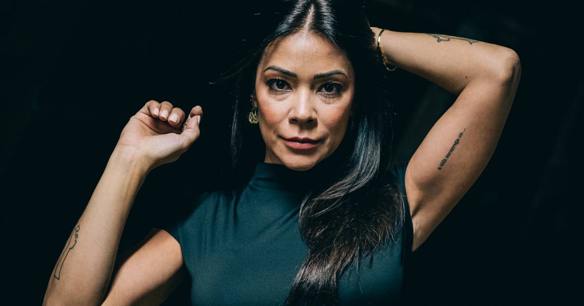 Raquel Tavares: “Saí do Café Luso, tinha aí 18 anos, vinha de xaile com brincos e ouço dois rapazes atrás de mim: ‘Essa não, que é fadista’”