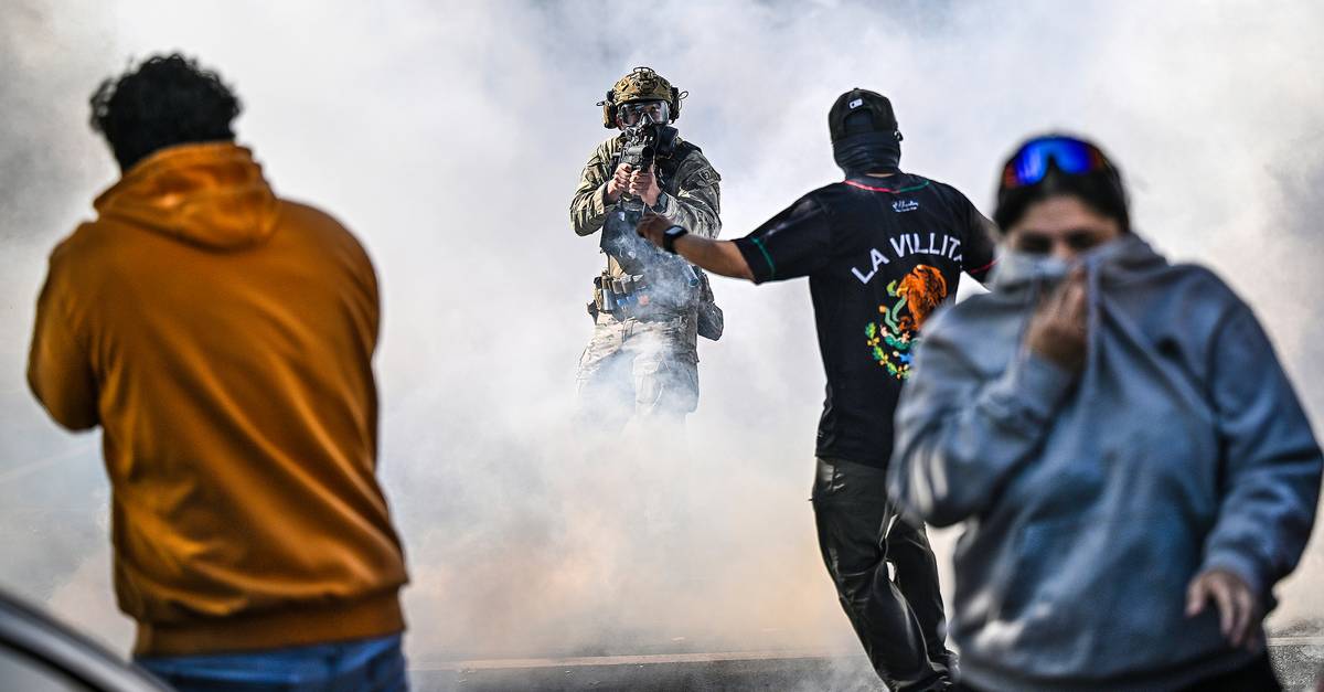 Policiamento militar das cidades ameaça democracia nos Estados Unidos