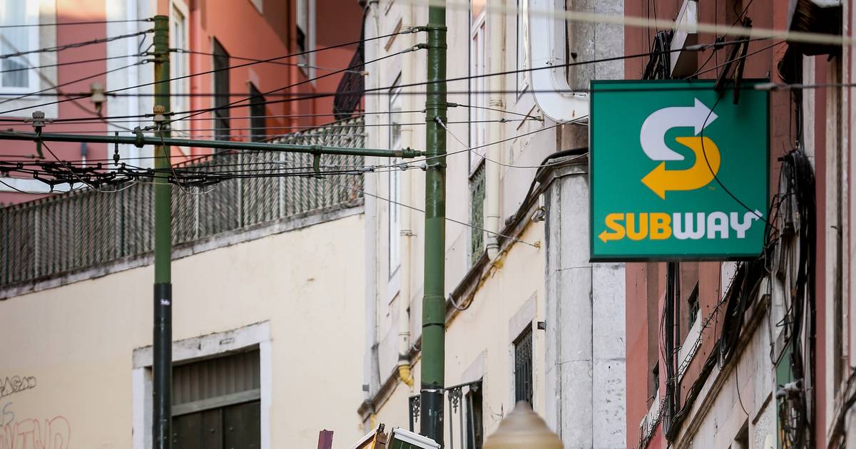 Viatura de Emergência Médica do Santa Maria ficou trancada por dentro e falhou socorro ao acidente com o elevador da Glória