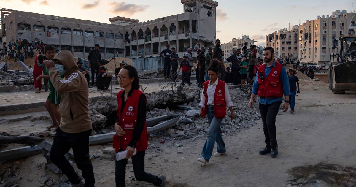 Cruz Vermelha transfere 15 corpos de palestinianos de Israel para Gaza