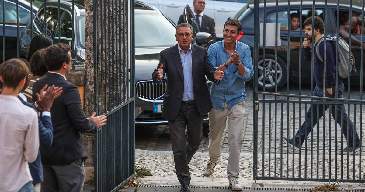 Seguro agradece apoio do PS: "Não pergunto às pessoas de onde é que vêm, pergunto para onde querem ir"