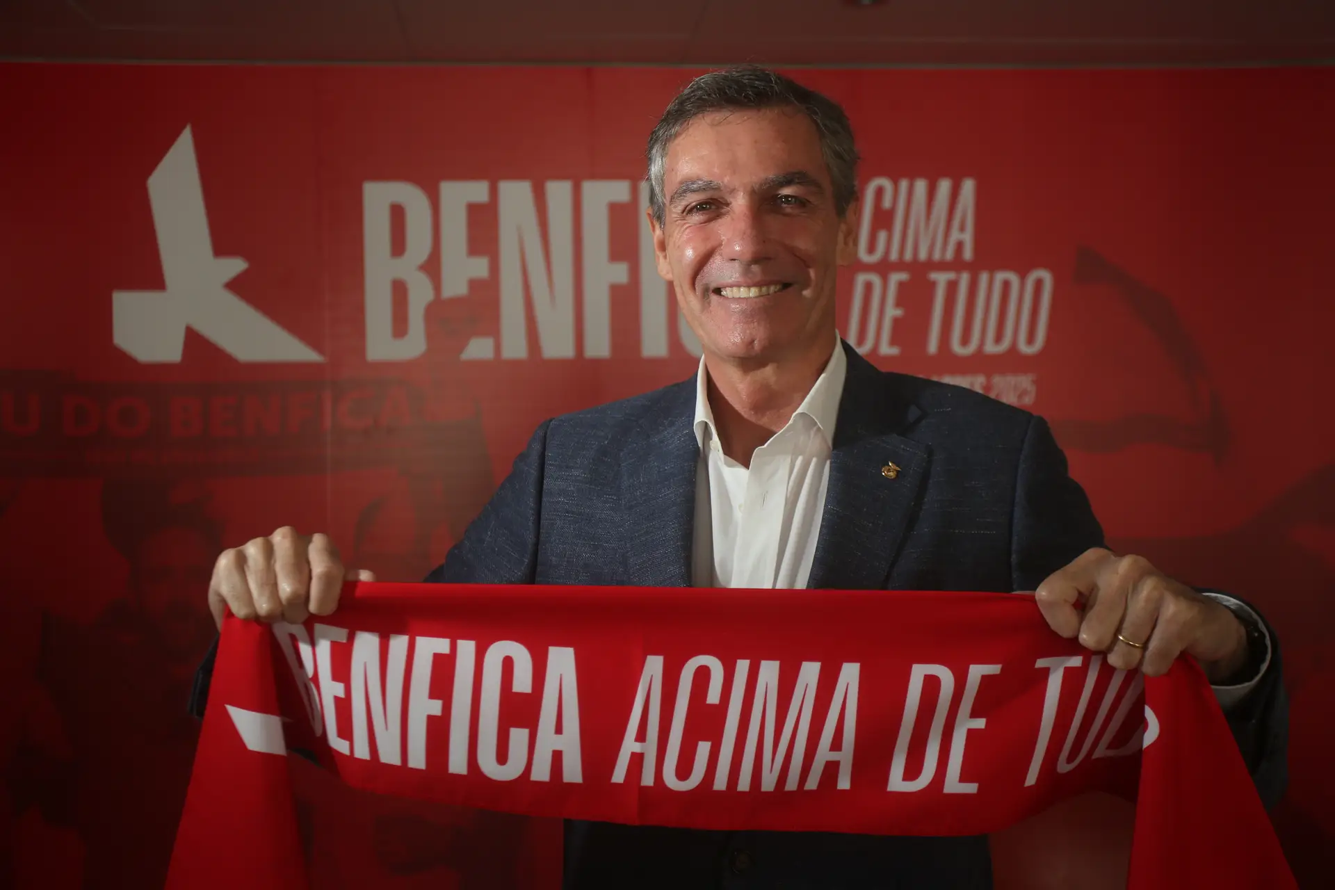 Candidato à presidência do Sport Lisboa e Benfica. 