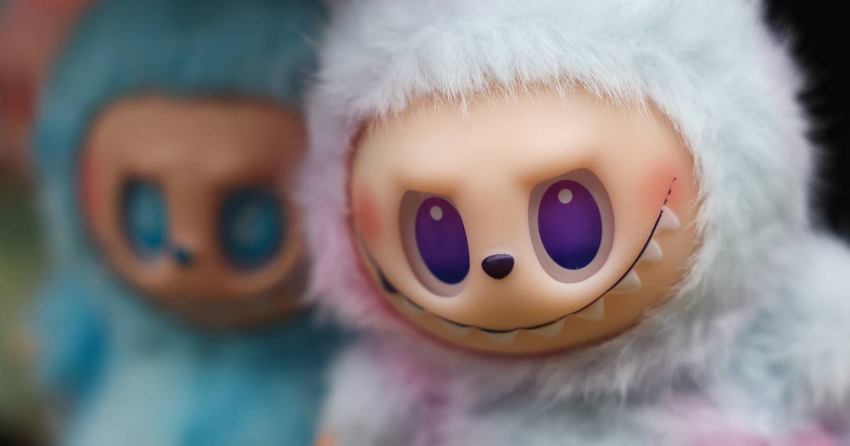 Vendas dos bonecos Labubu disparam após lançamento da versão mini do brinquedo