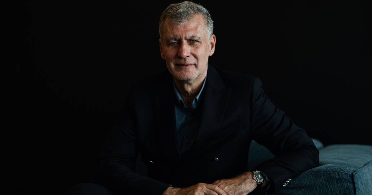 Gouveia e Melo avisa apoiantes que lhes dá "um coice" se o quiserem “capturar”