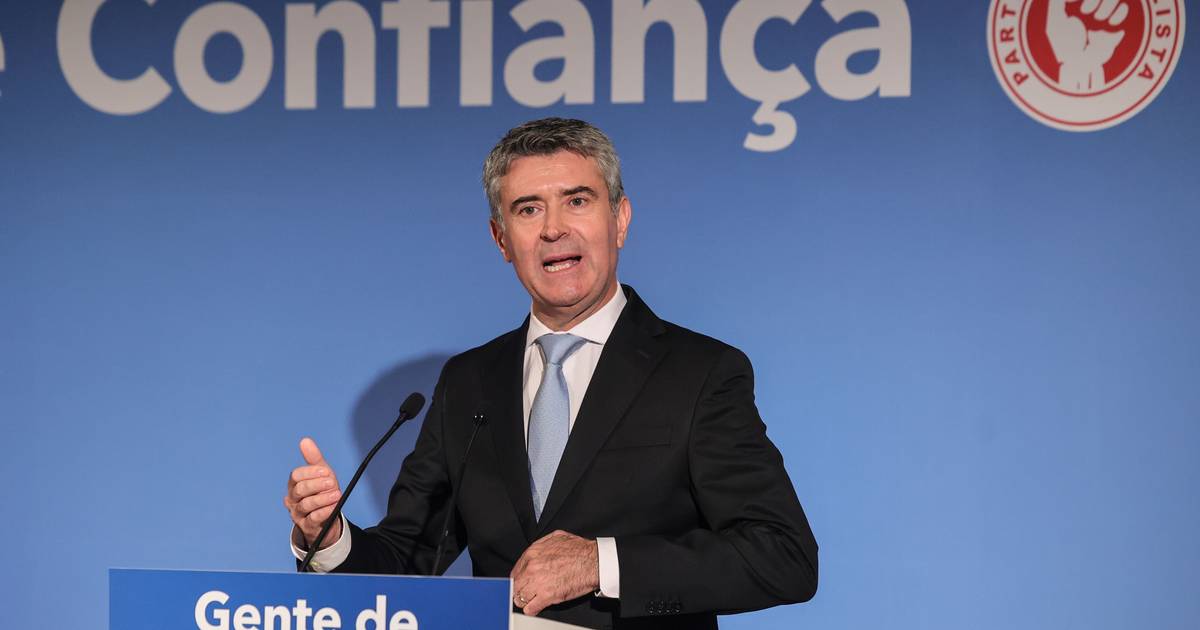 José Luís Carneiro diz que ministra da Saúde "não tem condições": "Alguém tem de fazer a gentileza de lhe dizer"