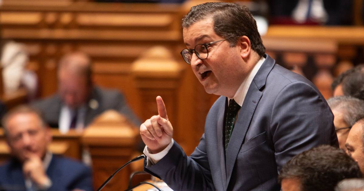 Banca lucra €13 milhões por dia? “É aos reguladores que compete escrutinar e regular o mercado”, diz ministro das Finanças