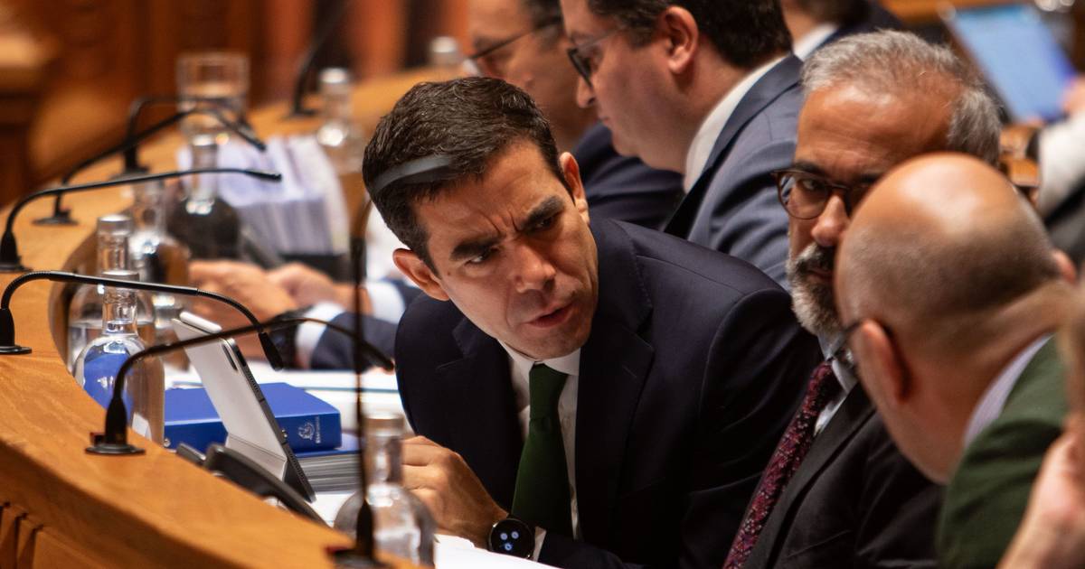 Oferta de assinaturas de jornais a jovens “não correu bem”: ministro coloca três hipóteses para a falha do programa