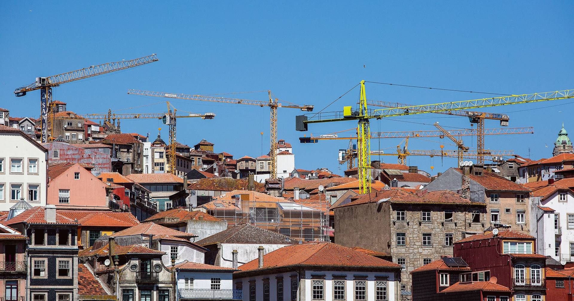 Featured image for Lisbon vs. Porto: Why Real Estate Developers Are Shifting North