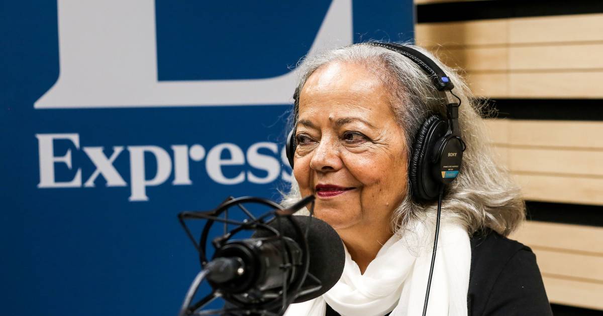 Ana Paula Tavares, vencedora do Prémio Camões: “Não era loira, nem alta ou magra, comecei a seduzir pela palavra. Fazia as redações dos colegas, era uma forma de exercer poder”