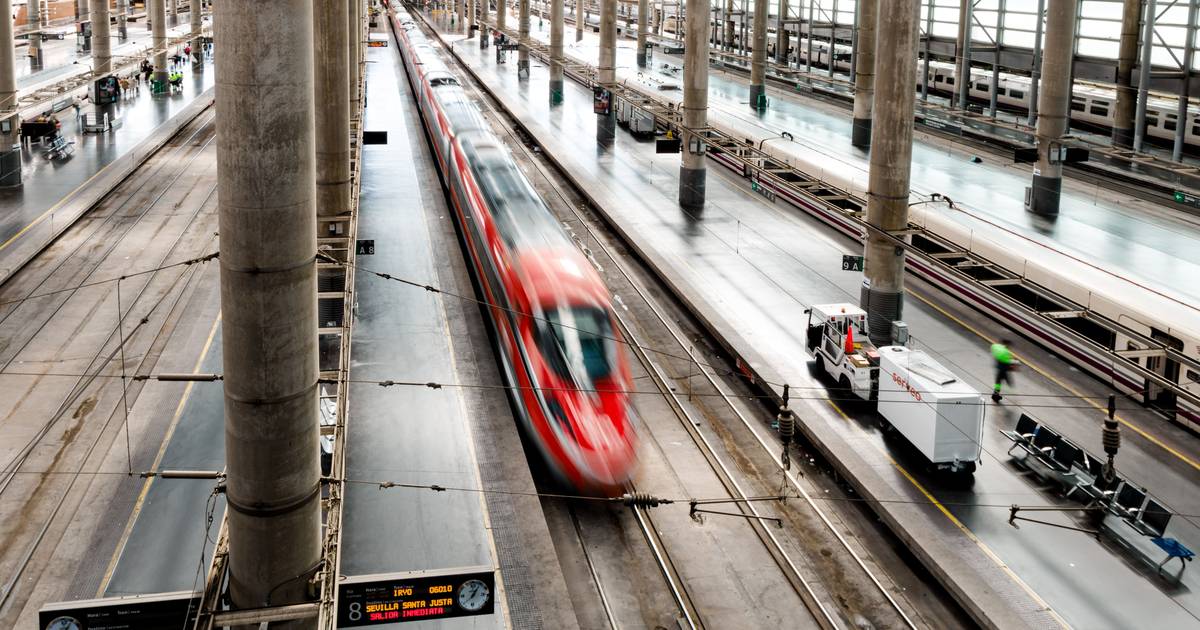 Ligação ferroviária Lisboa-Madrid em cinco horas avança até 2030 e bitola europeia vai ser avaliada, acordam governos português e espanhol