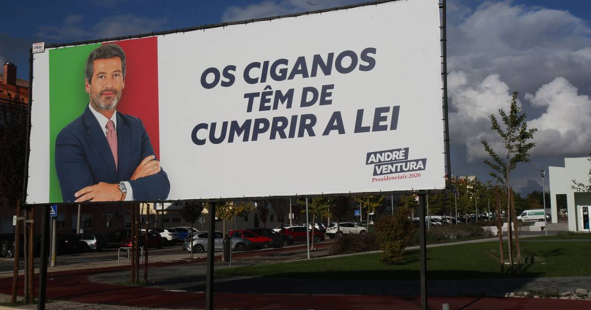 Seis pessoas avançam com ação em tribunal para obrigar Ventura a retirar cartazes