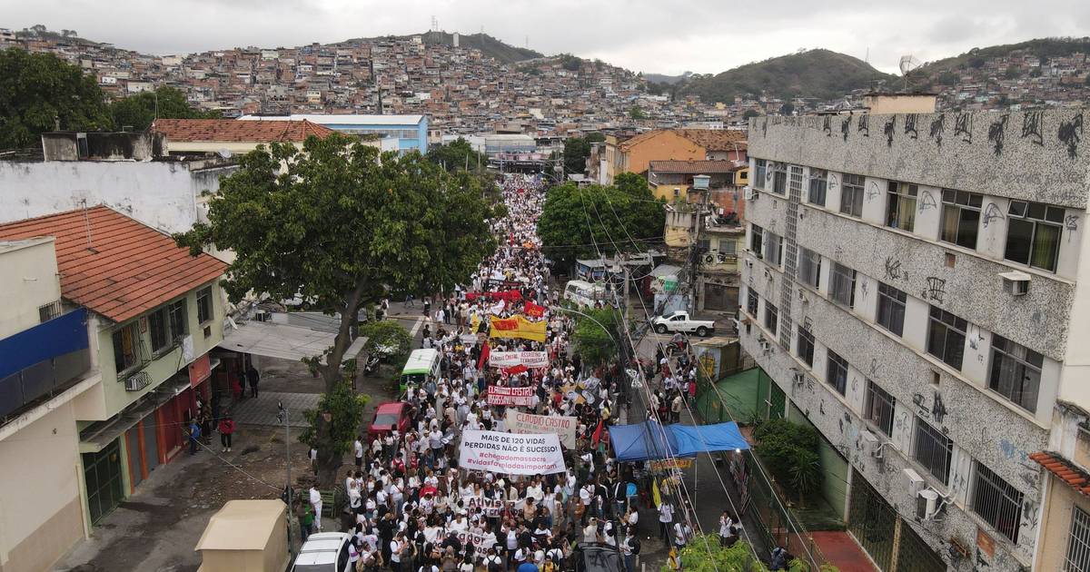 Moradores das favelas do Rio de Janeiro protestam contra “massacre policial”