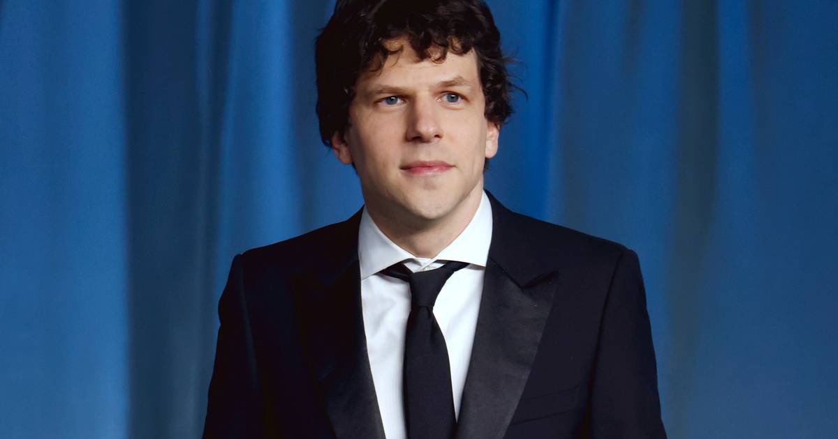 Jesse Eisenberg vai doar um dos seus rins a um desconhecido: “É a decisão correta, não pensei duas vezes”