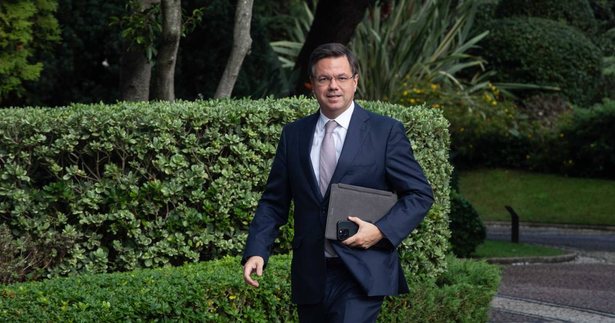 Governo flexibiliza ajustes diretos: obras públicas só exigem concurso público acima de €1 milhão