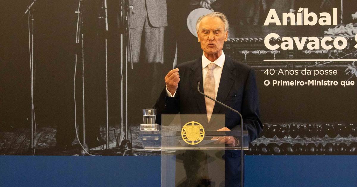 Cavaco Silva critica uso do nome de Sá Carneiro e sai em defesa de Marques Mendes