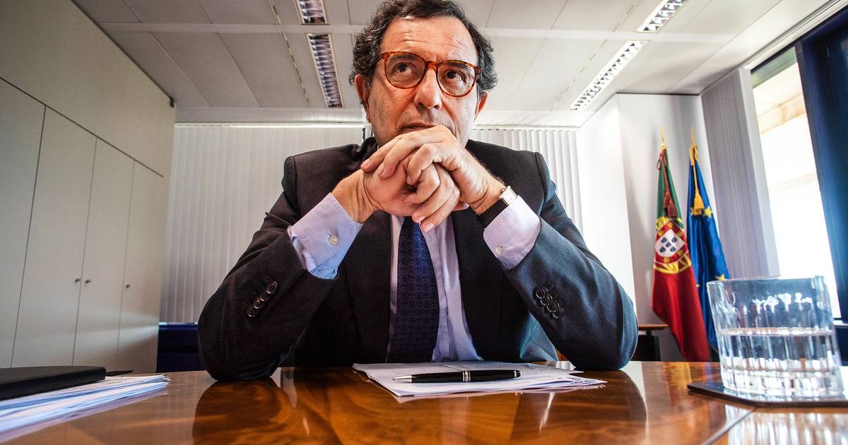 TAP: Ministro Pinto Luz “absolutamente tranquilo” com buscas