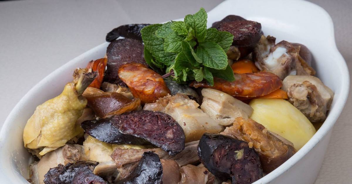 Chamar cozido à portuguesa a uma pirâmide de carnes e legumes aleatórios é um tiro à nossa gastronomia