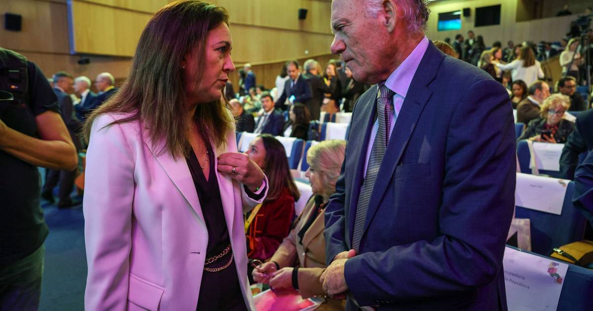 Despacho sobre averiguação preventiva a Montenegro pode ser "bom presente de Natal", diz PGR