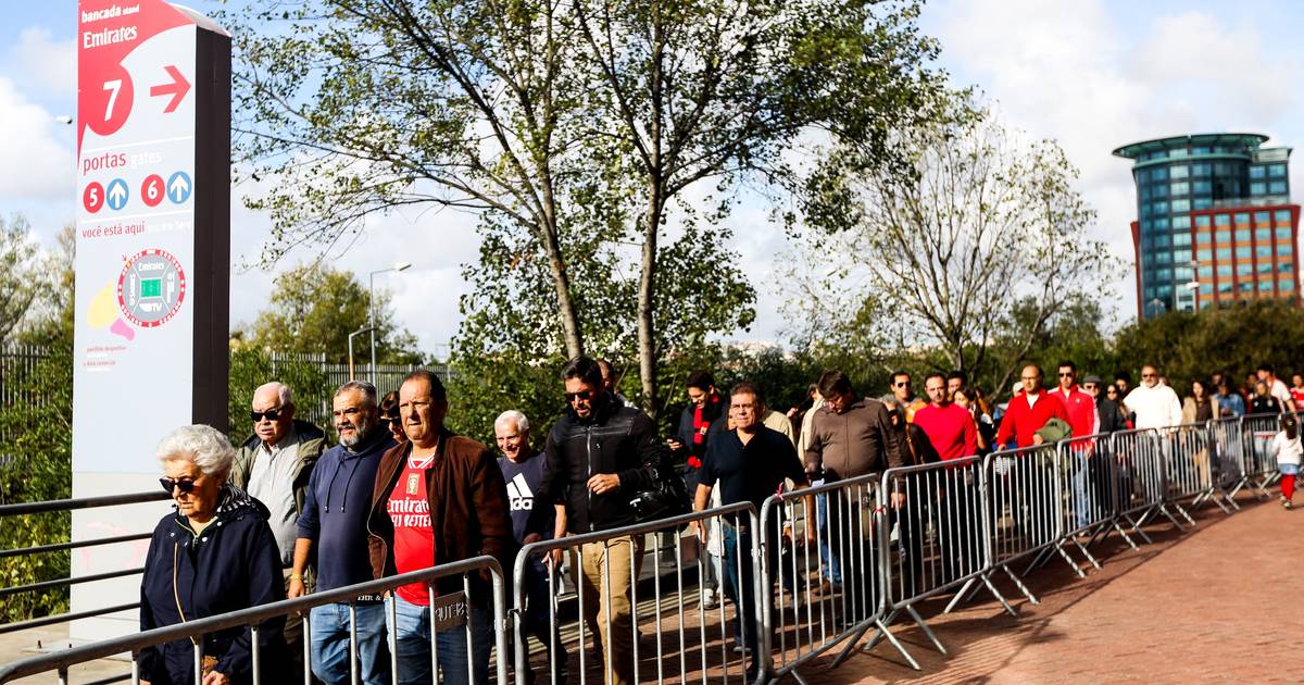 O Benfica bateu (finalmente) o Guinness e bateu-se a si próprio: o número de votantes da 1.ª volta já foi arrumado