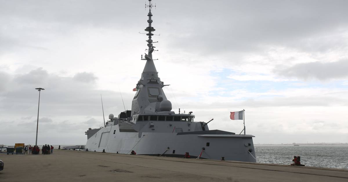 Grupo francês Naval propõe investir "dezenas de milhões" para criar um polo industrial naval no Alfeite