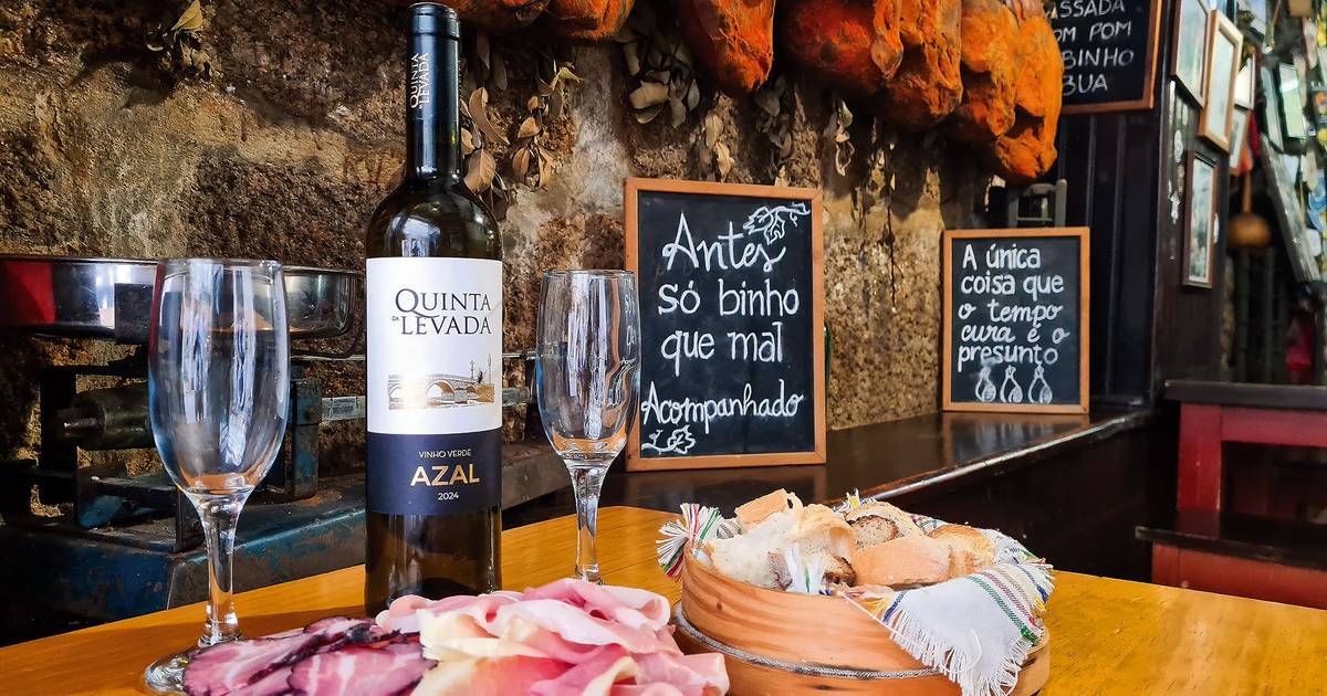 Uma casa portuguesa, com certeza: história e guia das melhores tascas do país
