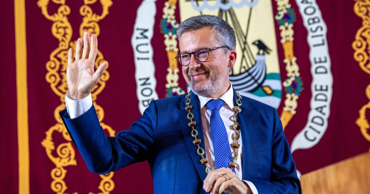 "Oposição deve deixar governar": Carlos Moedas toma posse com mensagem para o PS