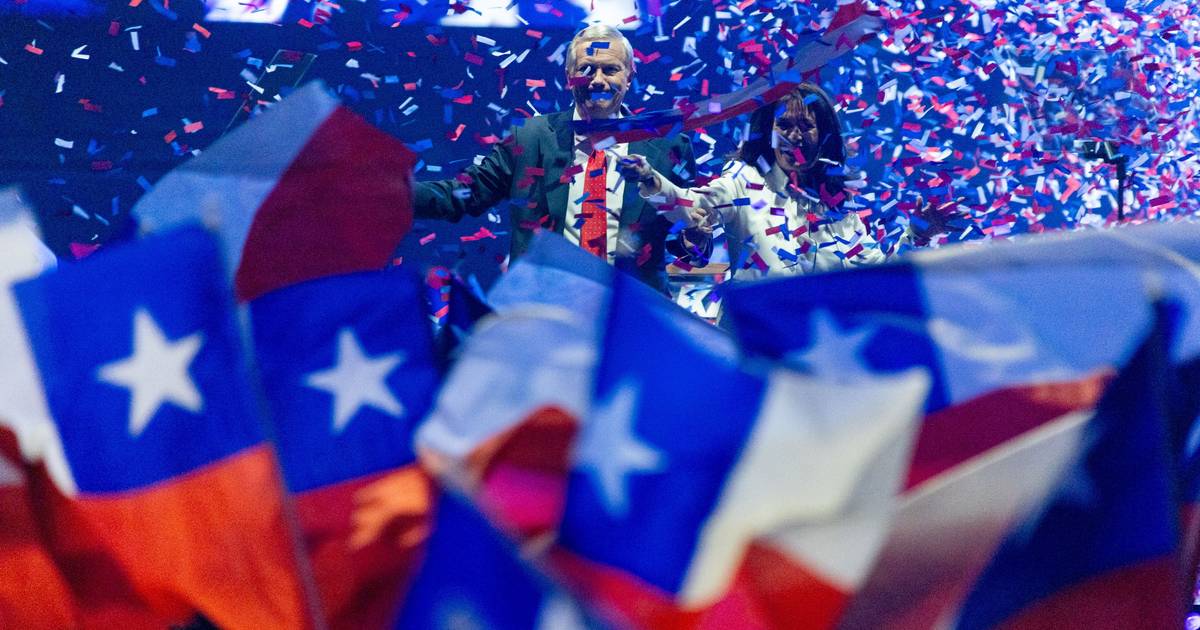 Presidenciais no Chile: oito nomes no boletim de voto e uma candidata comunista e dois de extrema-direita à frente das sondagens