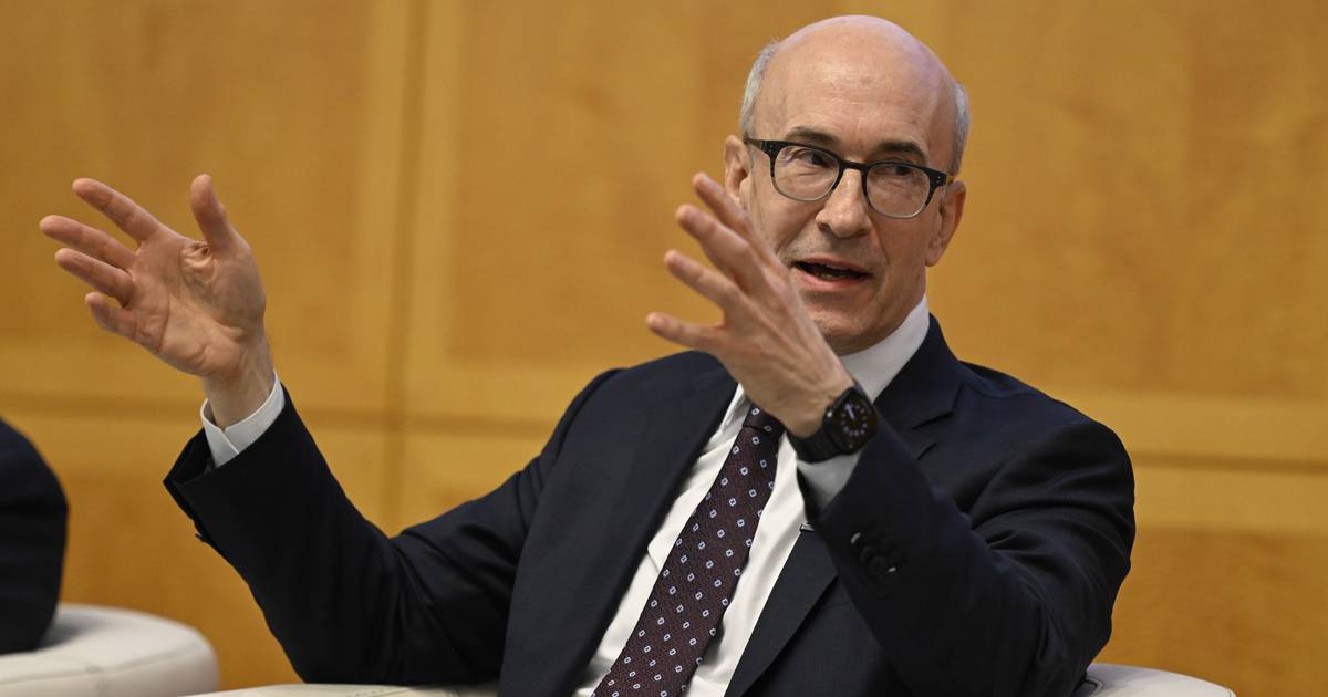 "Se o governo chinês decidir criar pânico no mercado, tem muitas ferramentas para o fazer", alerta Kenneth Rogoff, guru de Harvard