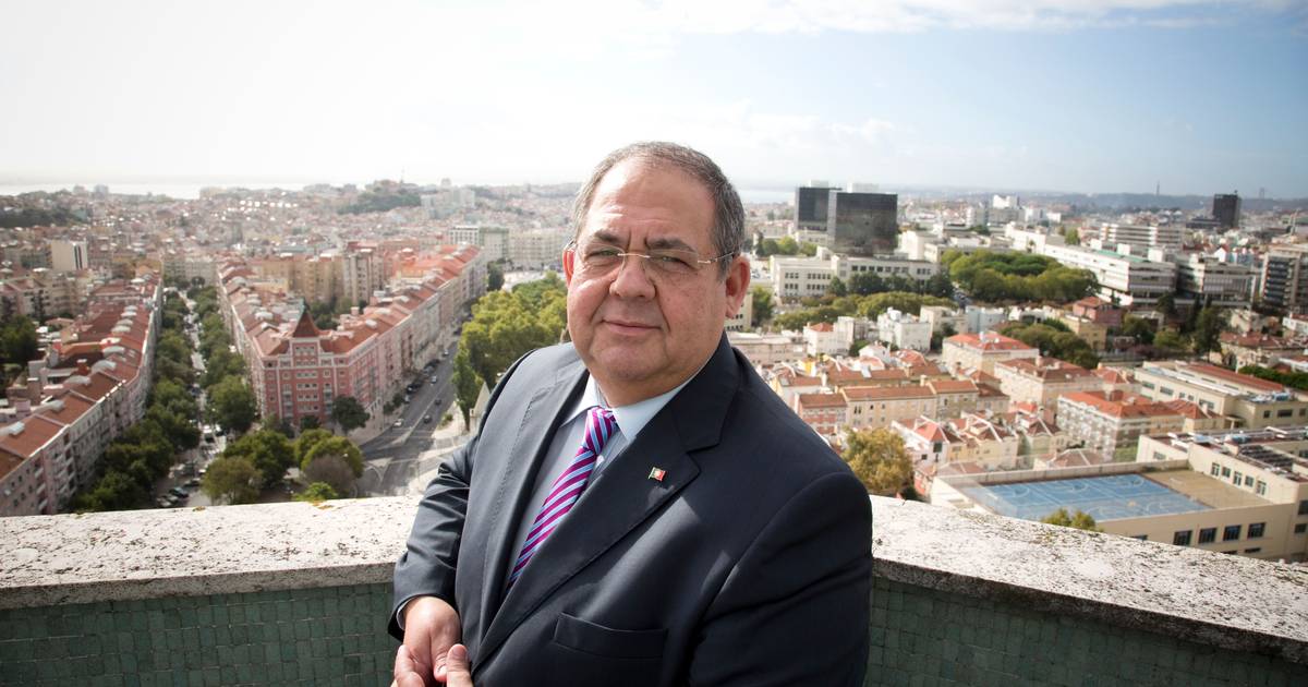 Morreu Octávio Oliveira, Presidente do Instituto de Segurança Social