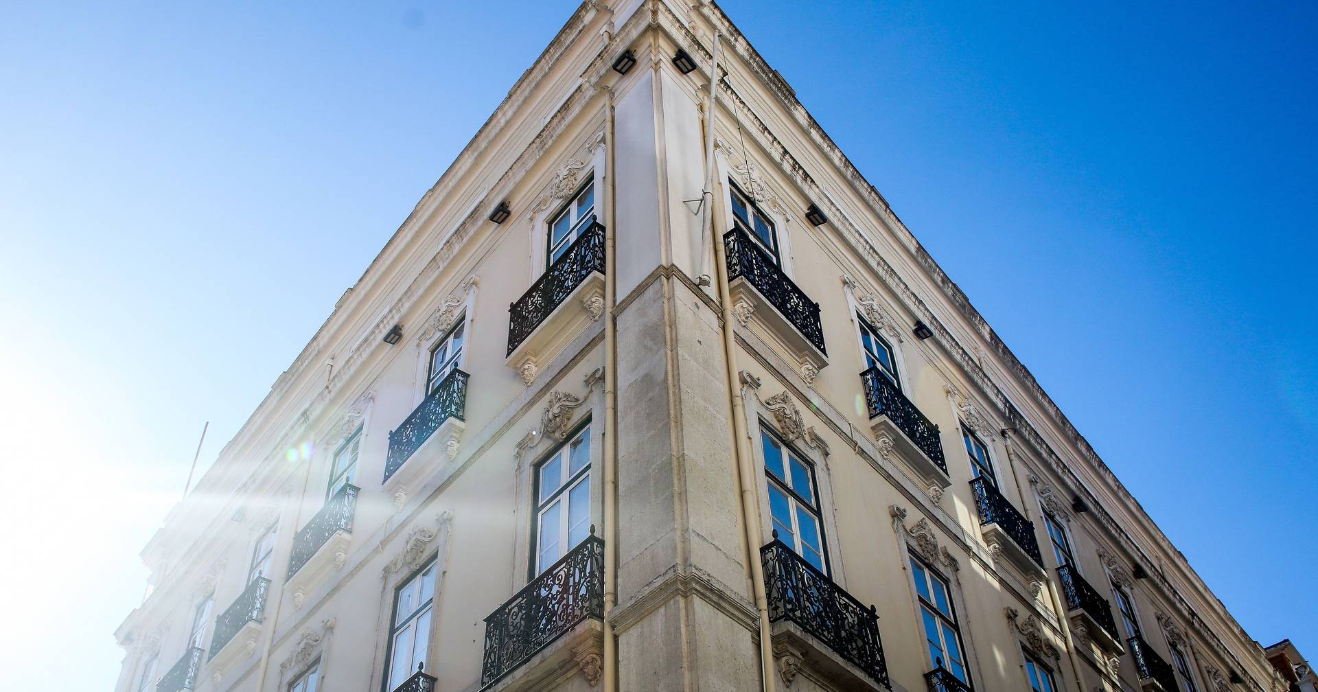 Featured image for article: Lisbon's Palácio do Manteigueiro: Prime Chiado Property Could Yield Over €124k in Monthly Rent