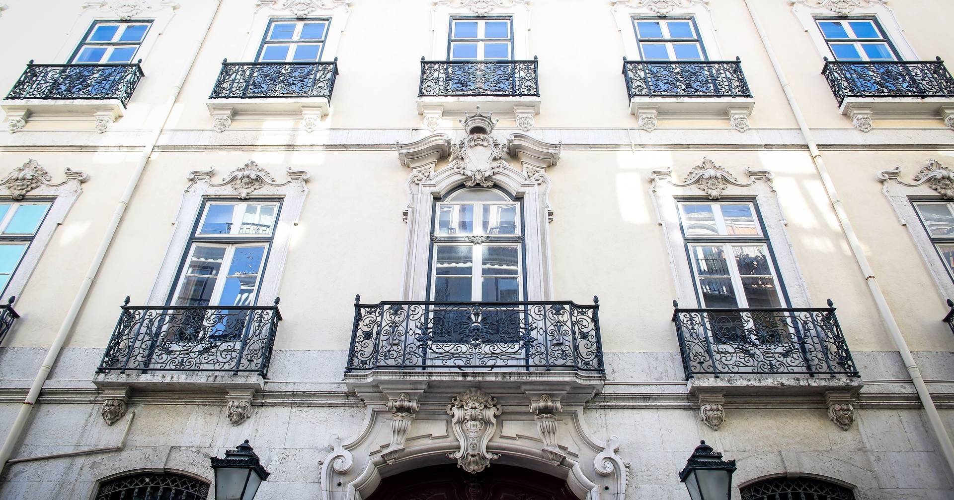 Featured image for Lisbon Government Divided Over Historic Baixa Palace: A €2.2M+ Renovation Opportunity for a New Academy