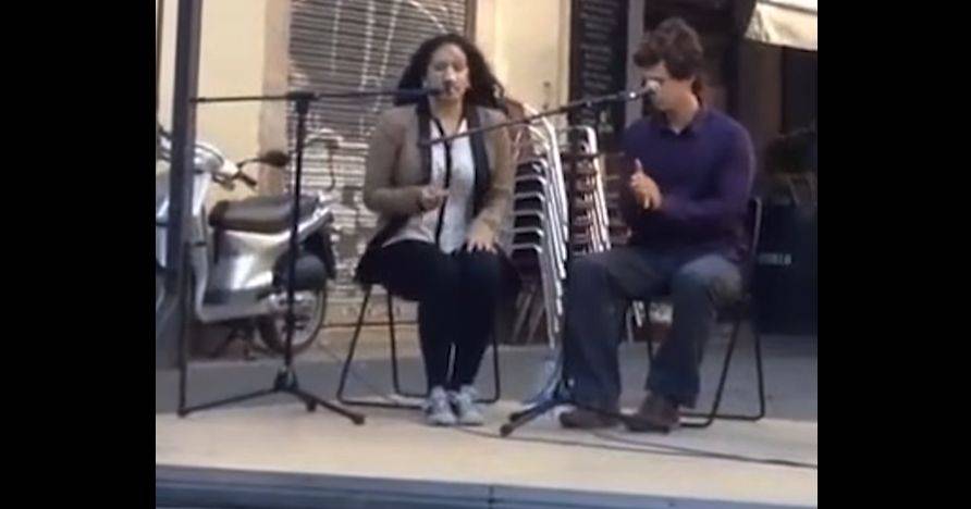 Rosalía desconhecida a cantar nas ruas de Barcelona em 2012: veja o vídeo