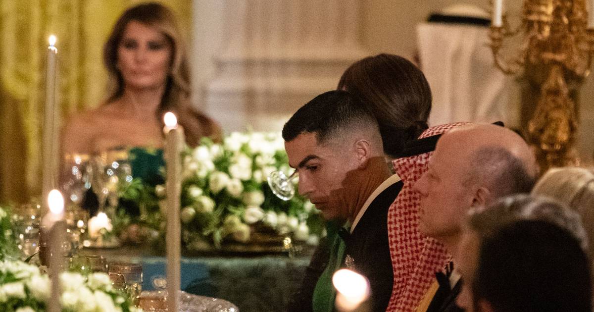 Trump recebeu Cristiano Ronaldo para jantar na Casa Branca e disse que o seu filho estava "emocionado" por o conhecer