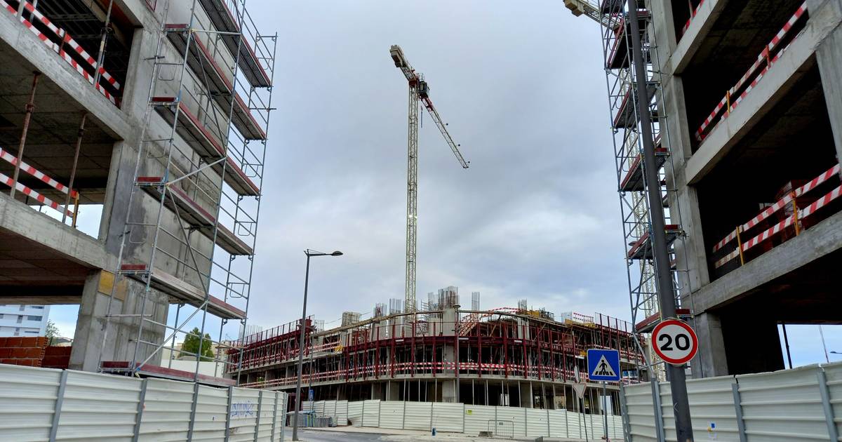 Government wants construction of new houses to start eight days after project presentation