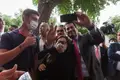 Ventura passou dos protestos às selfies