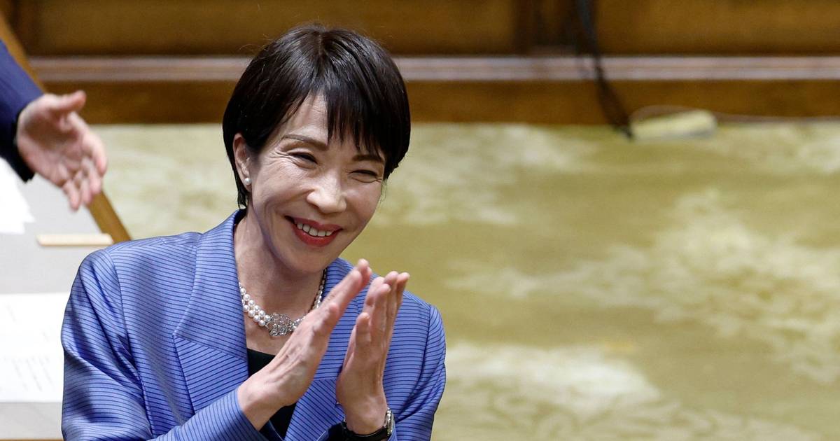 Vitória esmagadora dá à primeira-ministra do Japão maioria de dois terços