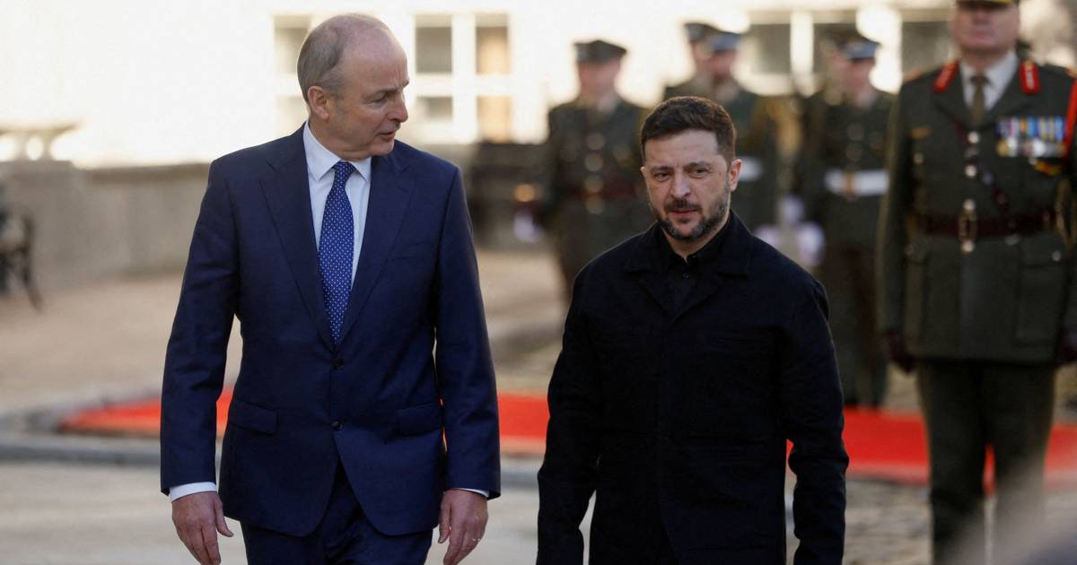 Quatro drones não identificados aproximaram-se do avião de Zelensky na chegada à Irlanda