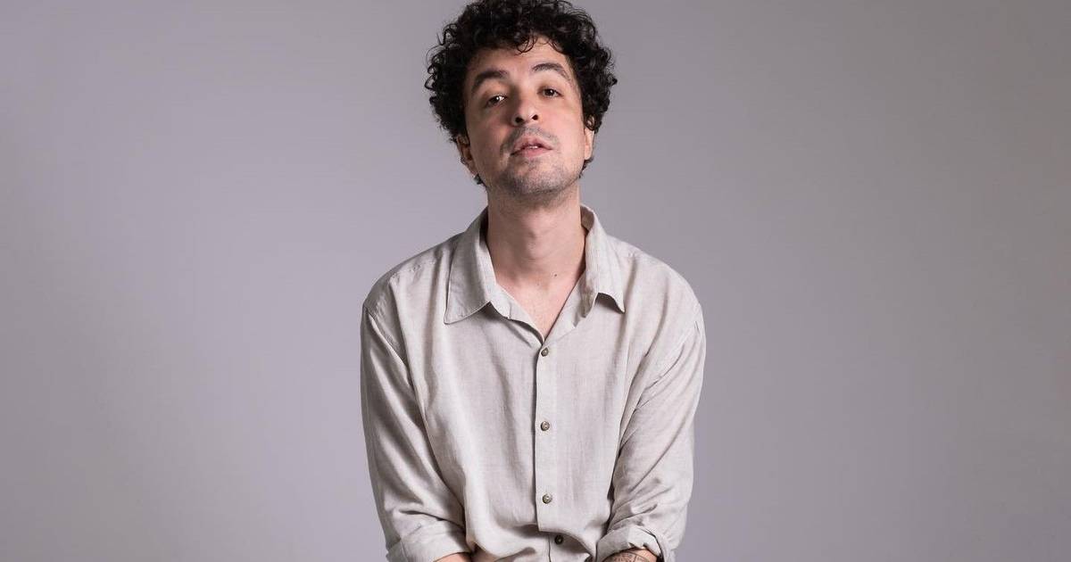 “Num dia, eu era um universitário que tinha uma banda e uma namorada. No mês seguinte, era um desempregado sem banda e sem namorada”