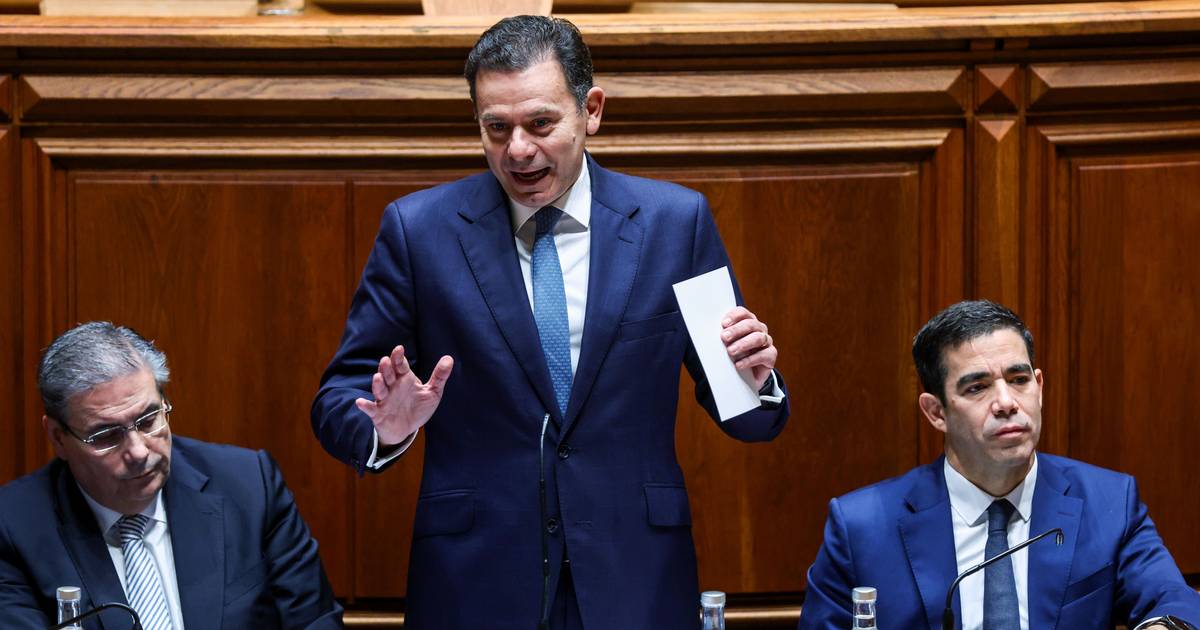 Sondagem diz que mais de metade da população apoia greve, Montenegro desvaloriza: “Não vale a pena. Estamos no topo da Europa e do Mundo”