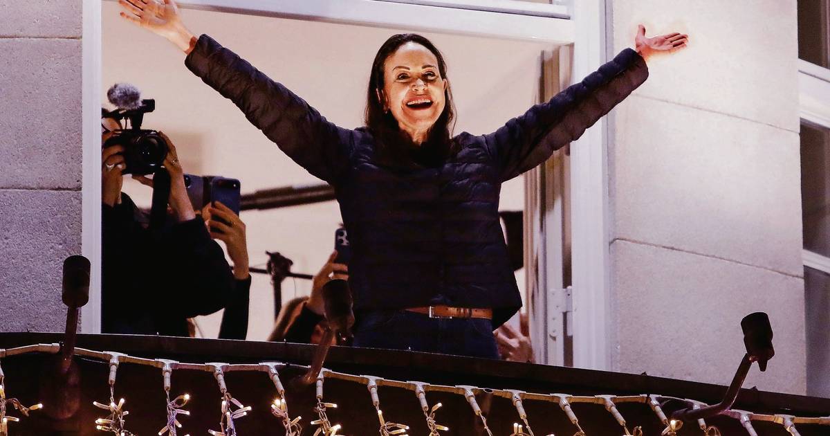 "Venezuelanos, chegou a hora da liberdade!": Nobel Corina Machado defende que Edmundo González seja nomeado presidente