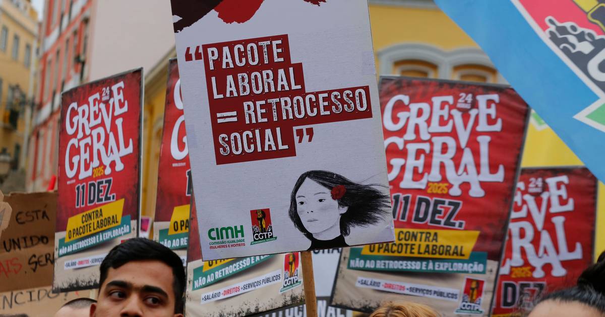 CGTP manifesta-se em Lisboa e entrega abaixo-assinado contra pacote laboral