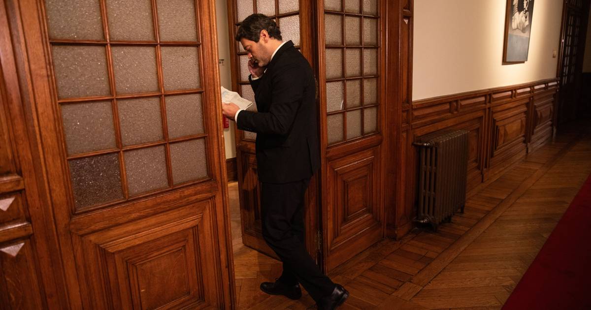 If Ventura does not progress to the second round, the majority of his electorate remains undecided