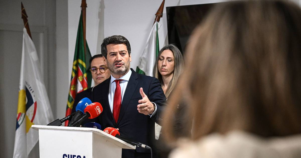 André Ventura vai recorrer da ordem de retirada de cartazes que visam ciganos