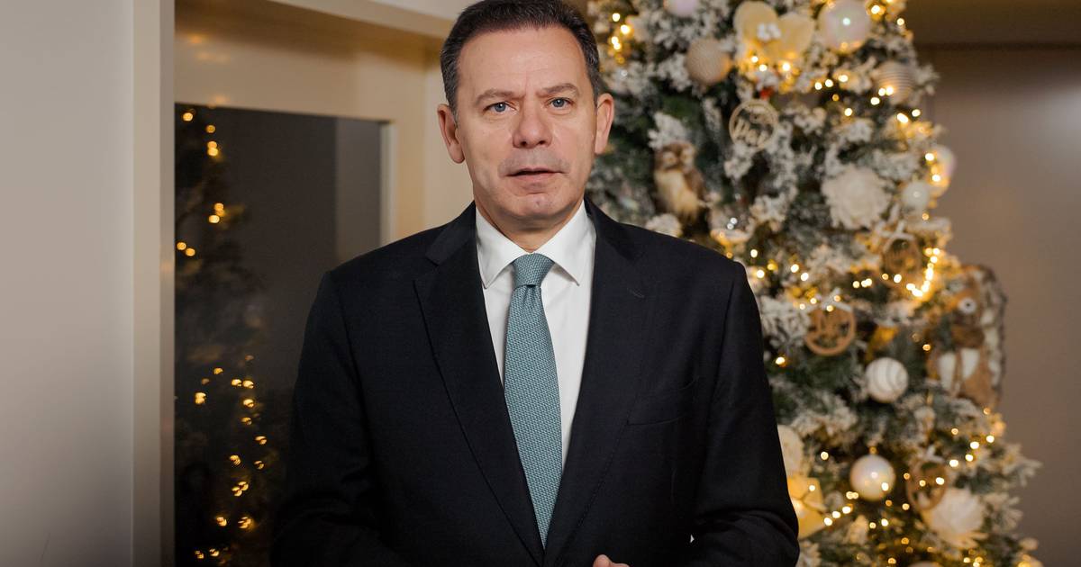 Inimigo Público: Montenegro admite tropas portuguesas na Ucrânia em tempo de paz e bombeiros a apagar fogos no interior do país no inverno