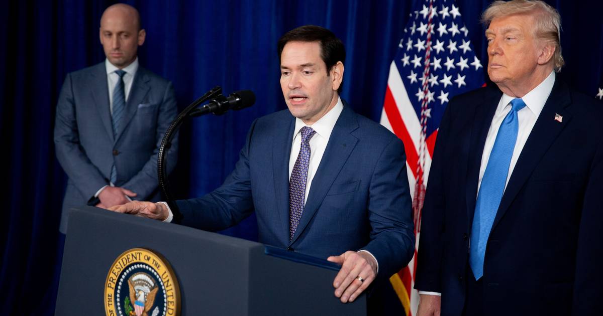 Secretário de Estado de Trump descarta apoio a Maria Corina Machado e quer pôr “vice” Delcy Rodriguez à prova