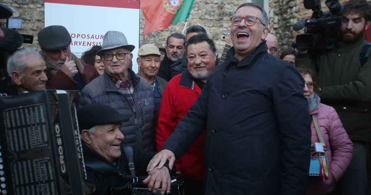 Seguro defende que voto noutros candidatos à esquerda “não conta” e coloca-se como solução para a “polarização”